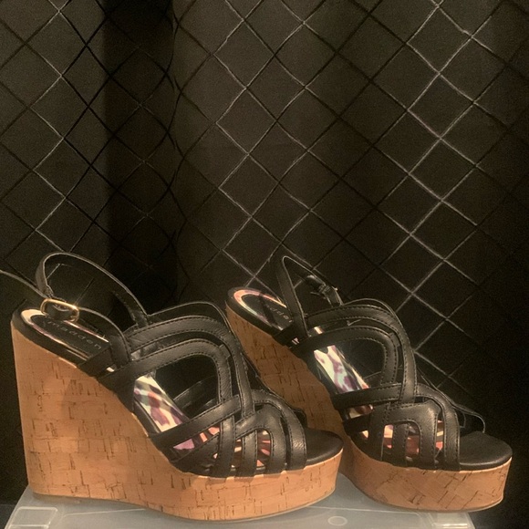 MADDEN GIRL Women’s Wedge Heels - Picture 2 of 13